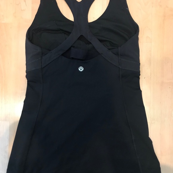 Lululemon size 4 almost New Top! - Picture 2 of 2